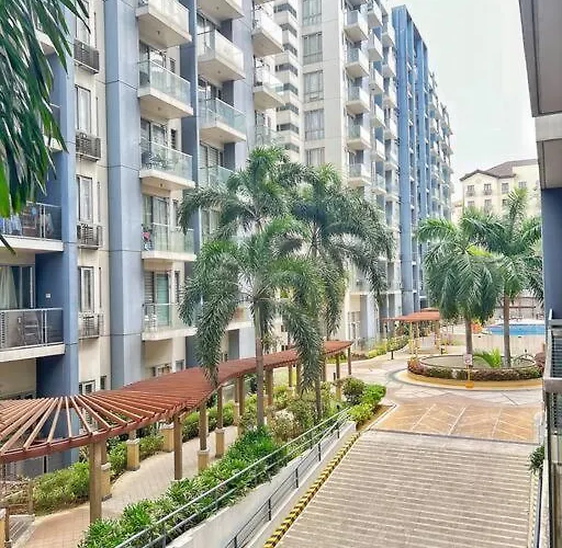 Nara Homes At Palm Tree In Front Of Naia Terminal 3 *