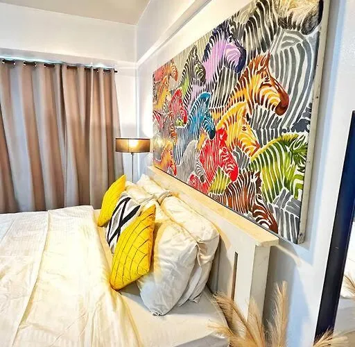 Nara Homes At Palm Tree In Front Of Naia Terminal 3 *